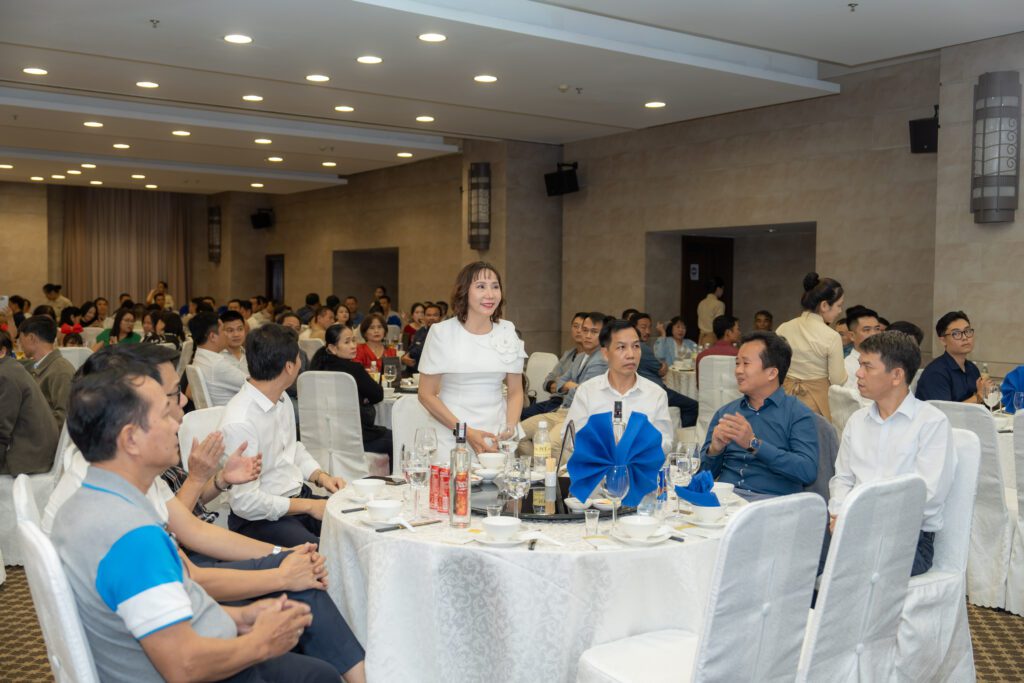 Đại diện nhà phân phối, đại lý, khách hàng tại Đà Nẵng - Quảng Nam